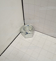 Гайка 5/8" шестигранная стопорная John Deere
