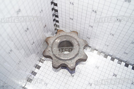 Звездочка (z= 8, t=38 d=35 мм.) ведомая продольного транспортера (под роликовую цепь)