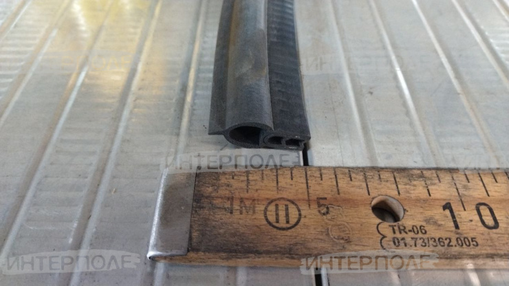 Изолятор (уплотнитель) John Deere (9470/9570/9660/9670/9770/9860/9870/540/550/560/650/660/670/680/685/690/760/770/780)