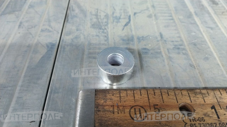 Втулка (600 R,600 F, 622X,625X,630X,635X,640X,722,722X,725,725X,730,730X,735,735X,740,740X,S650,S660,S670,S670HM,S680,S680HM,S685,S685HM..)John Deere