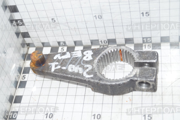 Рычаг верхний в сборе