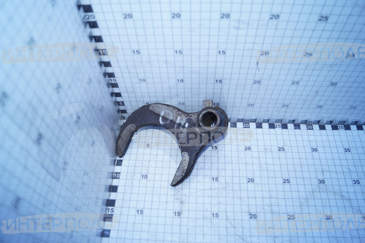 Вилка переключения 1 и 2-ой передачи ДТ-75