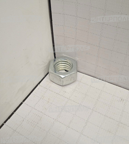 Гайка 5/8" шестигранная стопорная John Deere