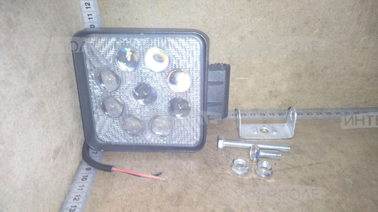 Фара светодиодная квадратная 27WS 9х3W-53mm 1800LM Epistar (Spot) Направленный свет универсальная 12-24В MEXTEXpro