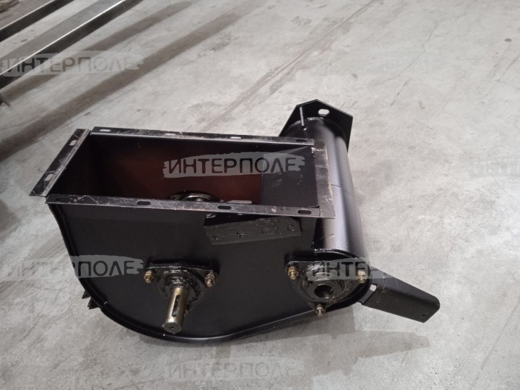 Устройство домолачивающее с кронштейном в сборе(посадка шнека d=35мм) Есиль-760,КЗС-1218 Гомсельмаш