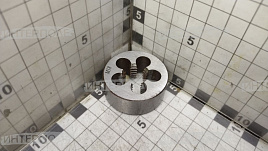 Плашка м/р М18х2,5 (DIN 223)