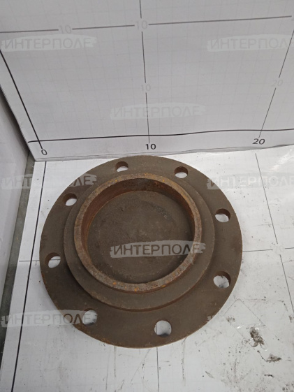 Крышка на бортовой редуктор К-700