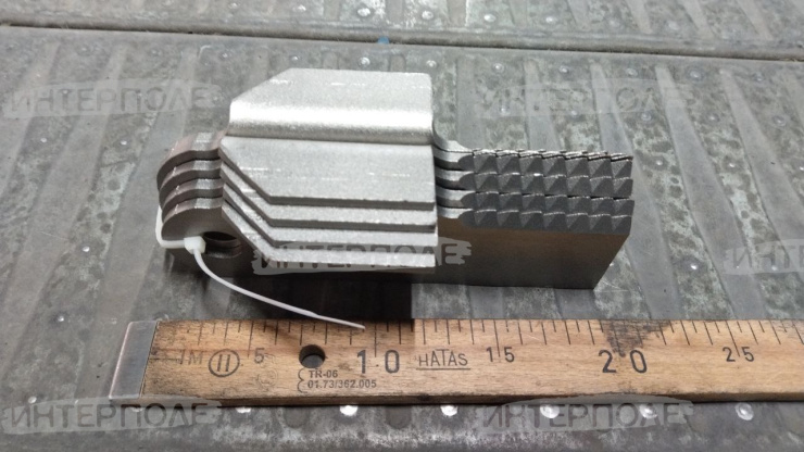 Нож измельчителя подвижный зубчатый с лопатками John Deere (JDS670-S690)