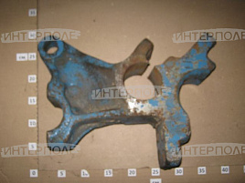 Кронштейн соединительный правый ДТ-75