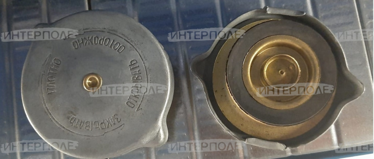 Крышка радиатора (большая)(пробка) стар.обр. МТЗ/ДТ/Енисей (с уплотнителем) ОРЕНБУРГ