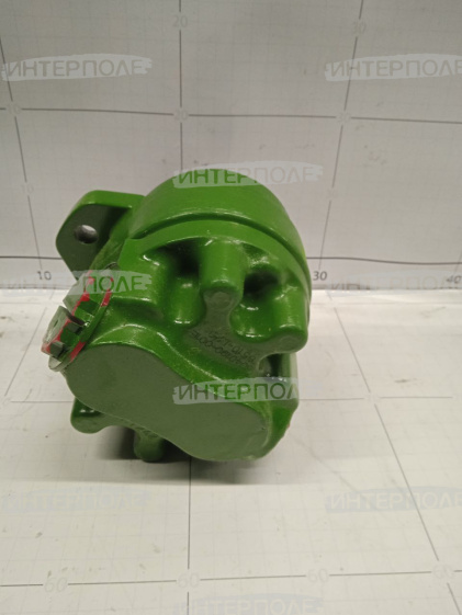 Насос John Deere