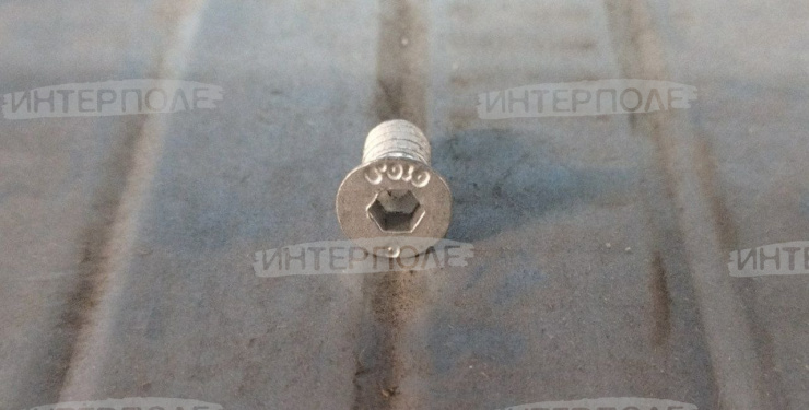 Винт потайной Claas