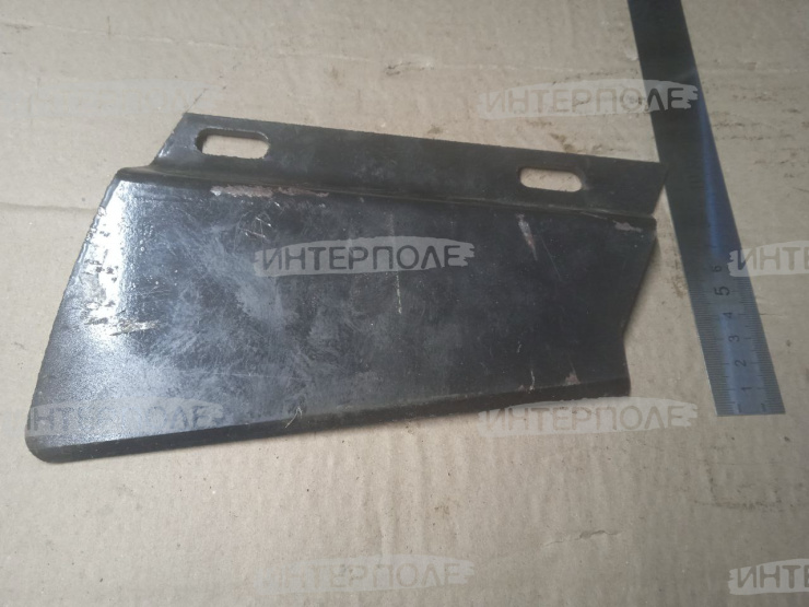 Щиток направляющий рамки переходной наклонной камеры лев. Есиль-760,КЗС-1218 Гомсельмаш