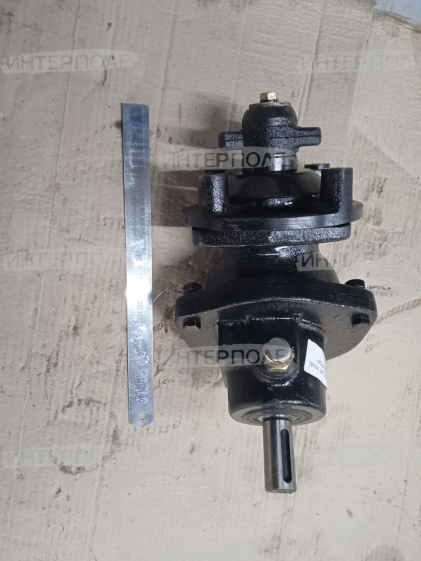 Редуктор угловой наклонного шнека бункера Есиль-740,КЗС-812,Есиь-760,КЗС-1218,Есиль-750,КЗС-10К Гомсельмаш