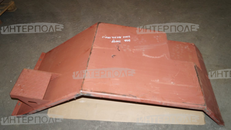 Крыло переднее левое (квадр.) К-700