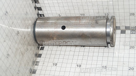 Ось вертикального шарнира Т-150 (ТАРА)