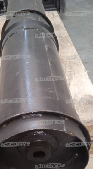 Вал нижний наклонной камеры (барабан, под литые рычаги, до 2012г.в.) Есиль-760,КЗС-1218,Есиль-750,КЗС-10К Гомсельмаш