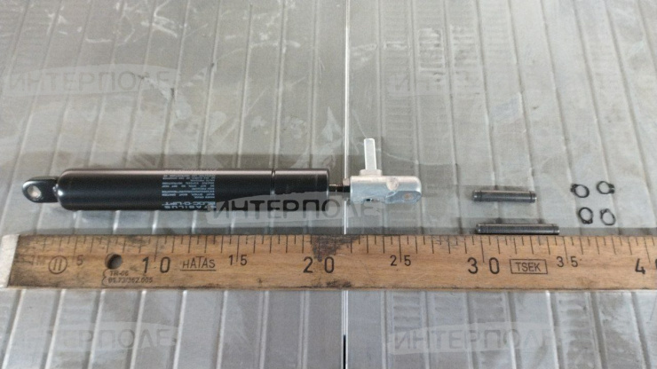 Цилиндр газовый (332M,340M,8100,8200,8300,8400,8500,8600,8700,8800,9500,9600,9700,9800,9900,S540,S550,S650,S660,S670,S680,S685,S690,S760,) John Deere