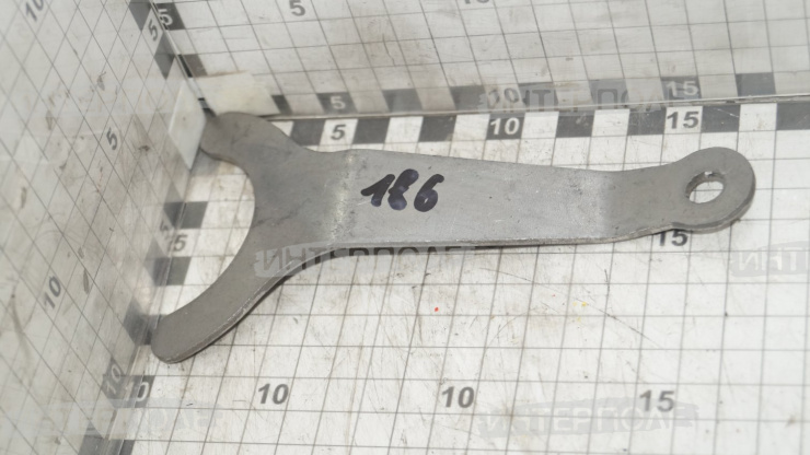 Пластина запорная ДТ-75