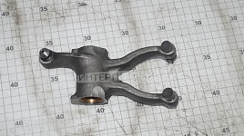 Коромысло выпускных клапанов с регулировочными винтами("большое")ТМЗ