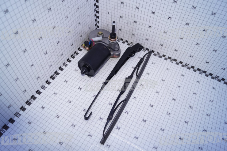 Стеклоочиститель МК, МТЗ (12В, с щеткой в сборе, моторредуктор передний)