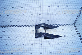 Палец двойной 12мм. открытый, устанавливается на стыке ножей,черный, жатки Honey Bee, КВТ 9-18, Шумахер