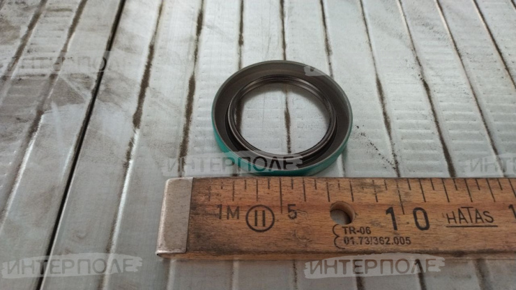 Сальник бортовой John Deere