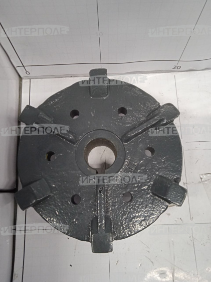 Ступица питающего шнека жатки Claas