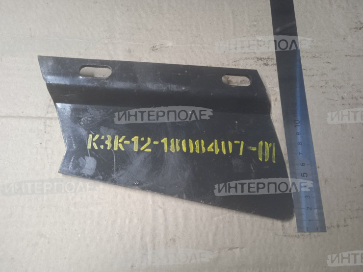 Щиток направляющий рамки переходной наклонной камеры лев. Есиль-760,КЗС-1218 Гомсельмаш