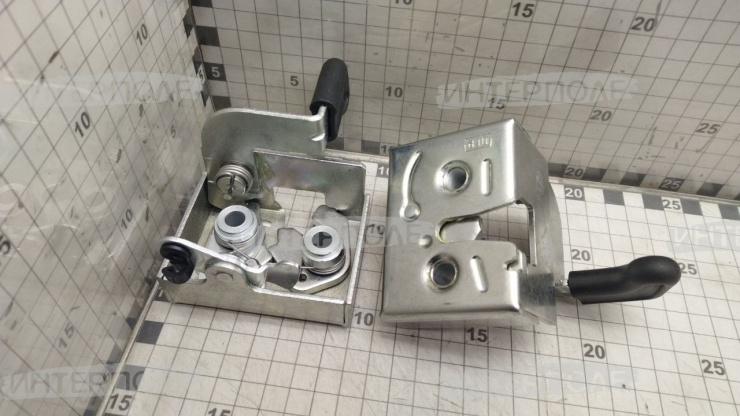 Замок двери левый/правый (комплект) (-744)