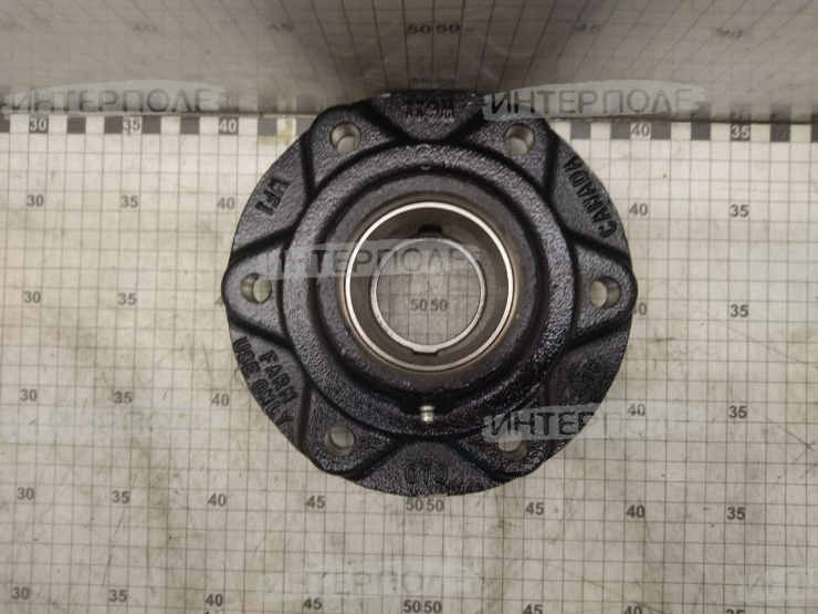 Ступица колеса в комплекте с наружними кольцами подшипника качения жатка D60, D65, 972 MacDon (Original)