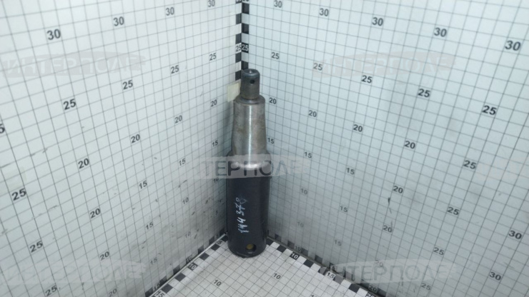 Ось жатка D60, D65 MacDon