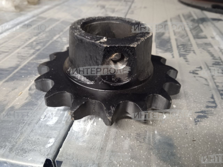 Звездочка (z=16, t=19,05, d=35) редуктора бункера Есиль-760,КЗС-1218,Есиль-730,КЗС-7,Есиль-740,КЗС-812,Есиль-750,КЗС-10К Гомсельмаш