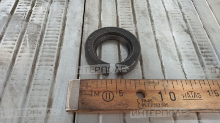 Сальник John Deere