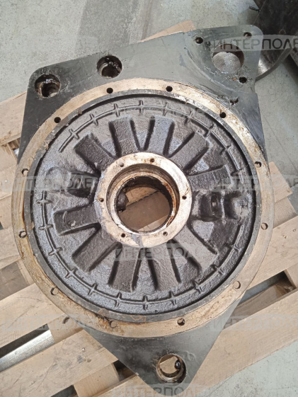 Крышка картера маховика (корпус главного привода) Есиль-730,КЗС-7,Есиль-740,КЗС-812 Гомсельмаш