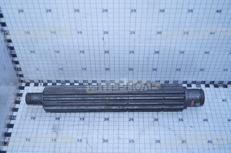 Вал заднего хода ДТ-75