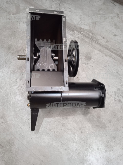 Устройство домолачивающее с кронштейном в сборе(посадка шнека D =35мм) Есиль-760,КЗС-1218 Гомсельмаш