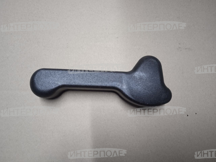 Рукоятка правой двери кабины Есиль-740,КЗС-812,Есиль-750,КЗС-10К,Есиль-760,КЗС-1218 Гомсельмаш