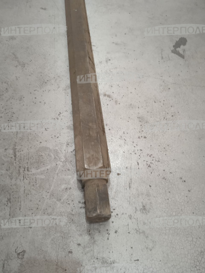 Вал привода транспортера наклонной камеры (9400,9500,CTS) John Deere