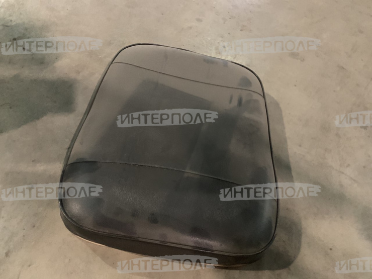 Спинка сидений