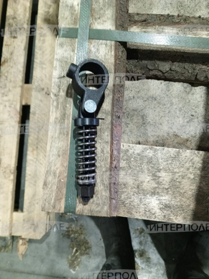 Серьга тормозка Т-150 в сборе