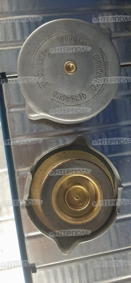 Крышка радиатора (большая)(пробка) стар.обр. МТЗ/ДТ/Енисей (с уплотнителем) ОРЕНБУРГ
