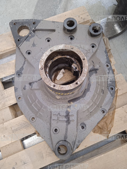 Крышка картера маховика (корпус главного привода) Есиль-730,КЗС-7,Есиль-740,КЗС-812 Гомсельмаш
