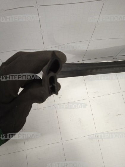 Изолятор (уплотнитель) (9470STS, 9560STS, 9570STS,9650STS,9750STS,9660STS,9760STS,9770STS,9860STS,9870STS,9880STS,S760,S770,S780,S785,S790) John Deere