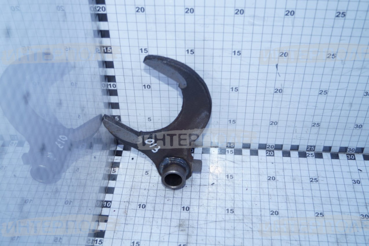 Вилка переключения 3 и 4 -ой передачи ДТ-75