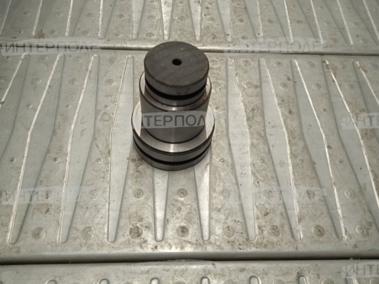 Ось шестерни (старого образца,D=50мм,КЗК-12-0114601) мультипликатора Есиль-760,КЗС-1218,Есиль-750,КЗК-10К Гомсельмаш