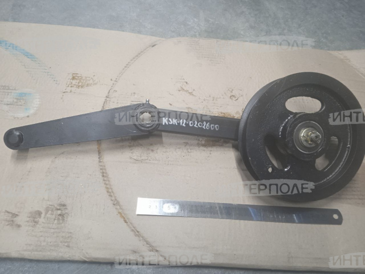 Рычаг натяжения привода устройства домолачивающего со шкивом Есиль-760,КЗС-1218 Гомсельмаш