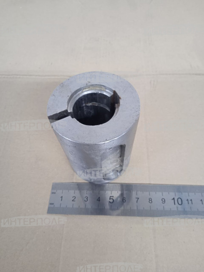 Втулка вала привода очистки (конусная) Есиль-740,КЗС-812,Есиль-760,КЗС-1218,Есиль-750,КЗС-10К Гомсельмаш