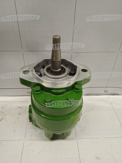 Насос John Deere