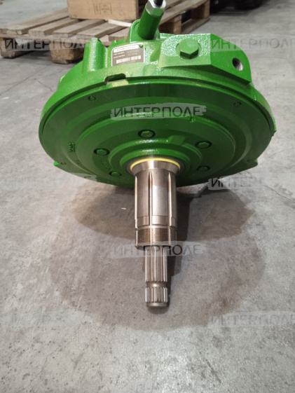 Редуктор (9660STS,9760STS,9770STS,9670STS,9780CTS,9860STS,9870STS,C670,S660,S670,S680,S690,T550,T560,T660,T670,W540,W550,W650..) John Deere Оригинал